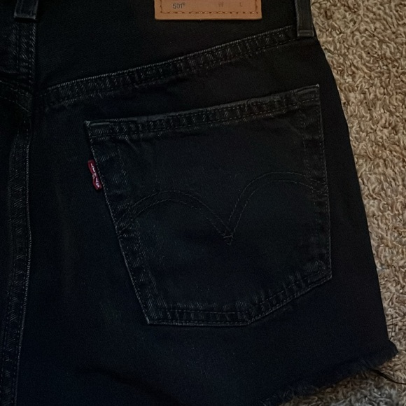 Women’s Levi’s 501 Black High Waisted Jean Shorts Size 25 - Picture 4 of 5
